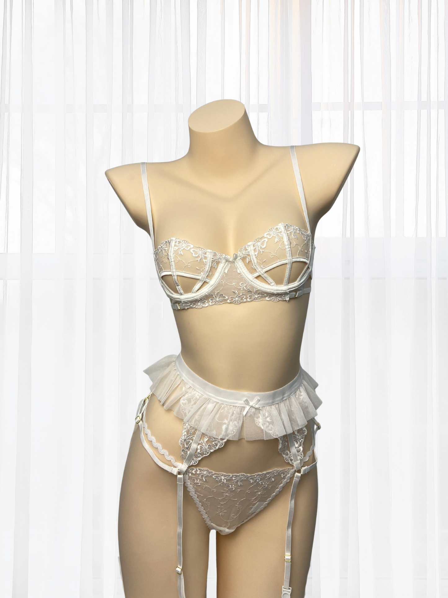 Hannah 3 Piece Lingerie Set - White