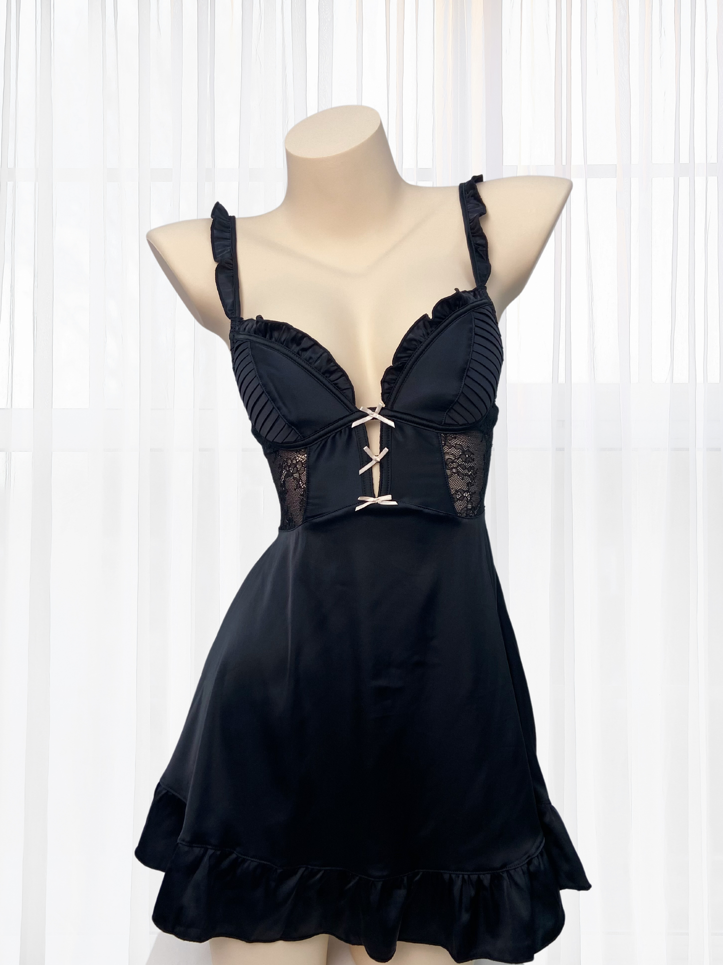 Wonder 18 Dion Satin Laced Babydoll Black