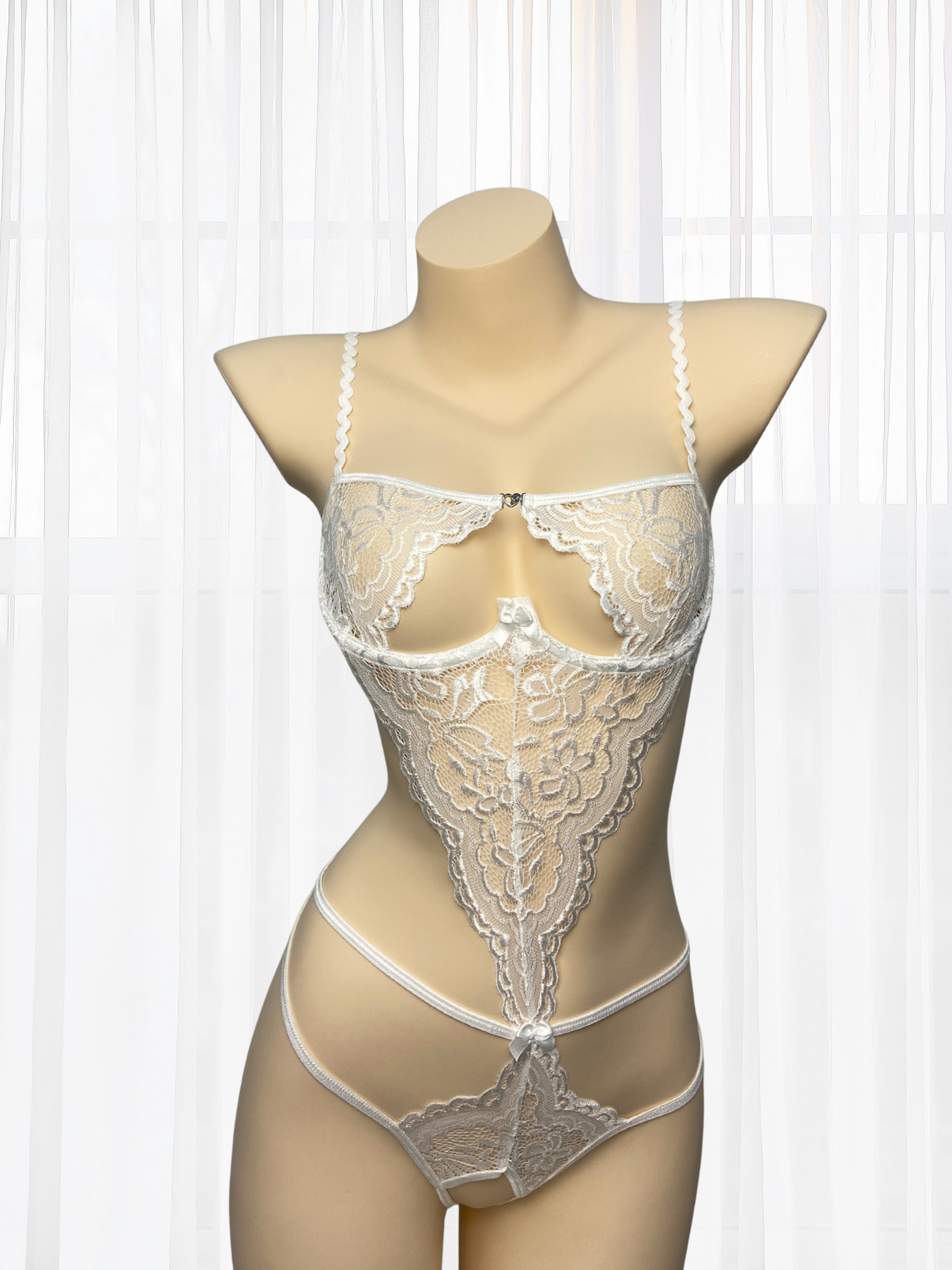 Wonder 18 Sexy Lyla Open Crotch Bottomless Bodysuit Lingerie Seductive For Romantic Night.