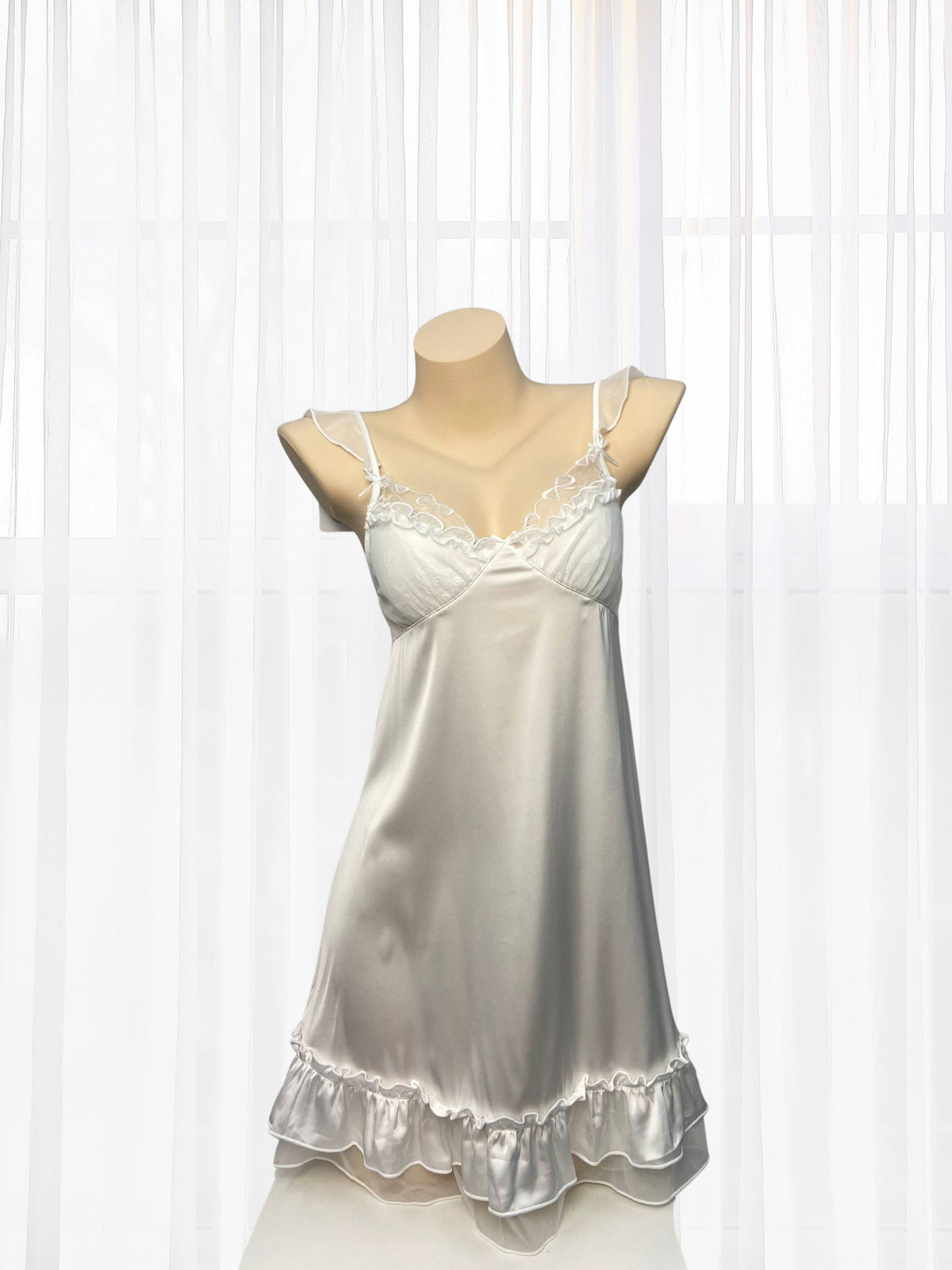 Evelina White Ruffle Chemise - Wonder 18