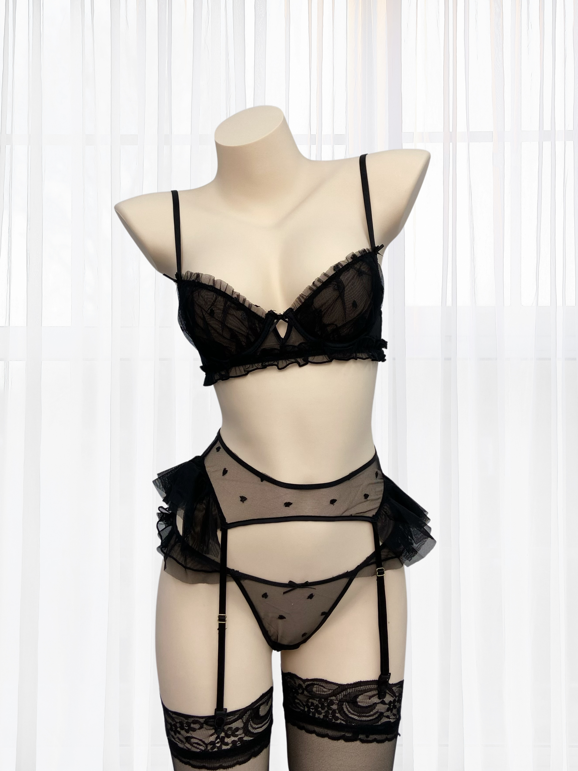 Wonder 18 Claire 4 Piece Lingerie Set Black 