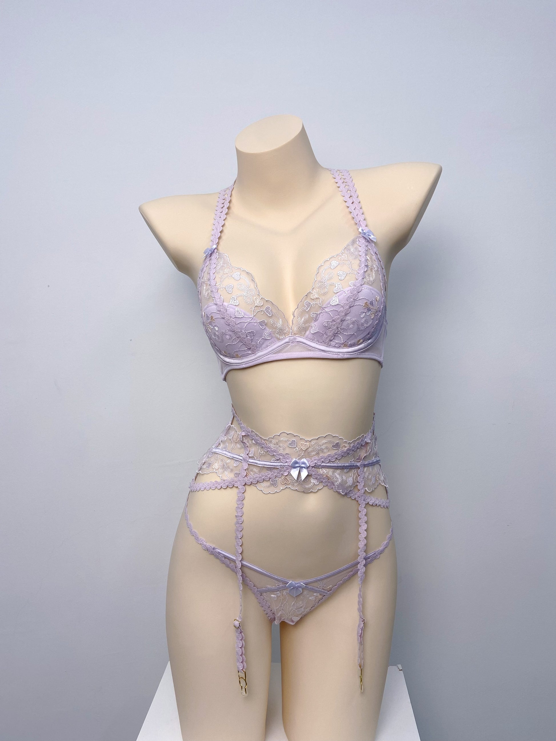 Wonder 18 Layla 3 Piece Lingerie Set - Bra, Garter, Panty
