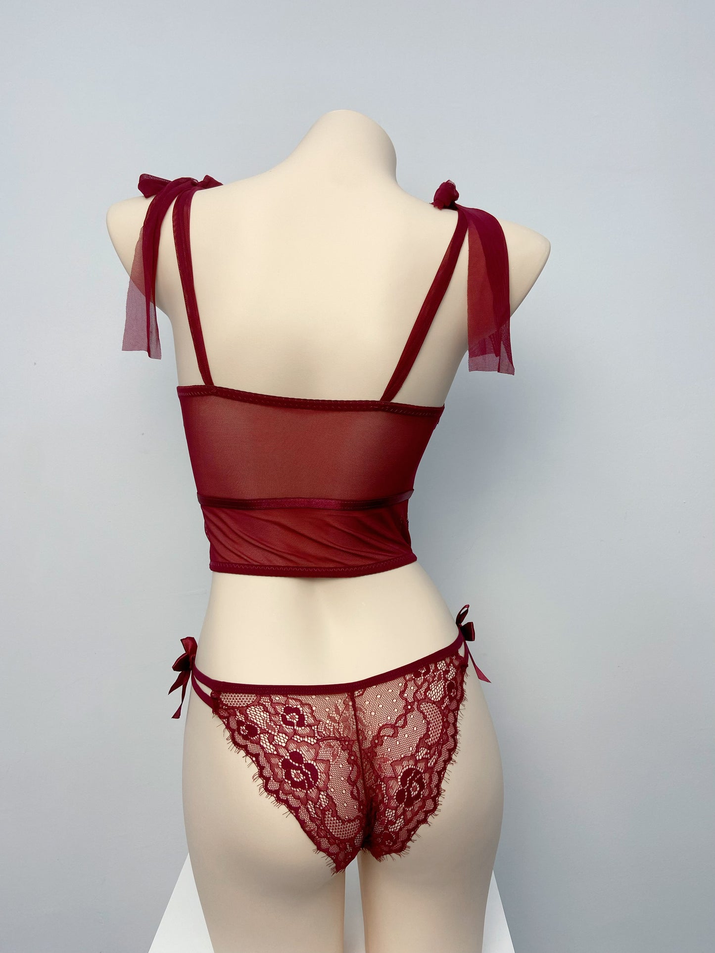 Wonder 18 Gwyne Red Corset Set