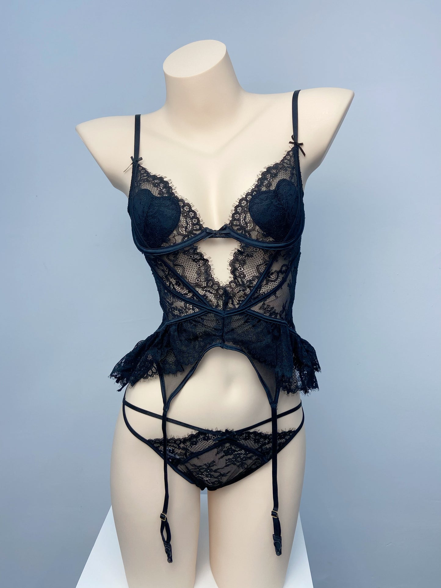 Wonder 18 Olivia Lingerie Set Black