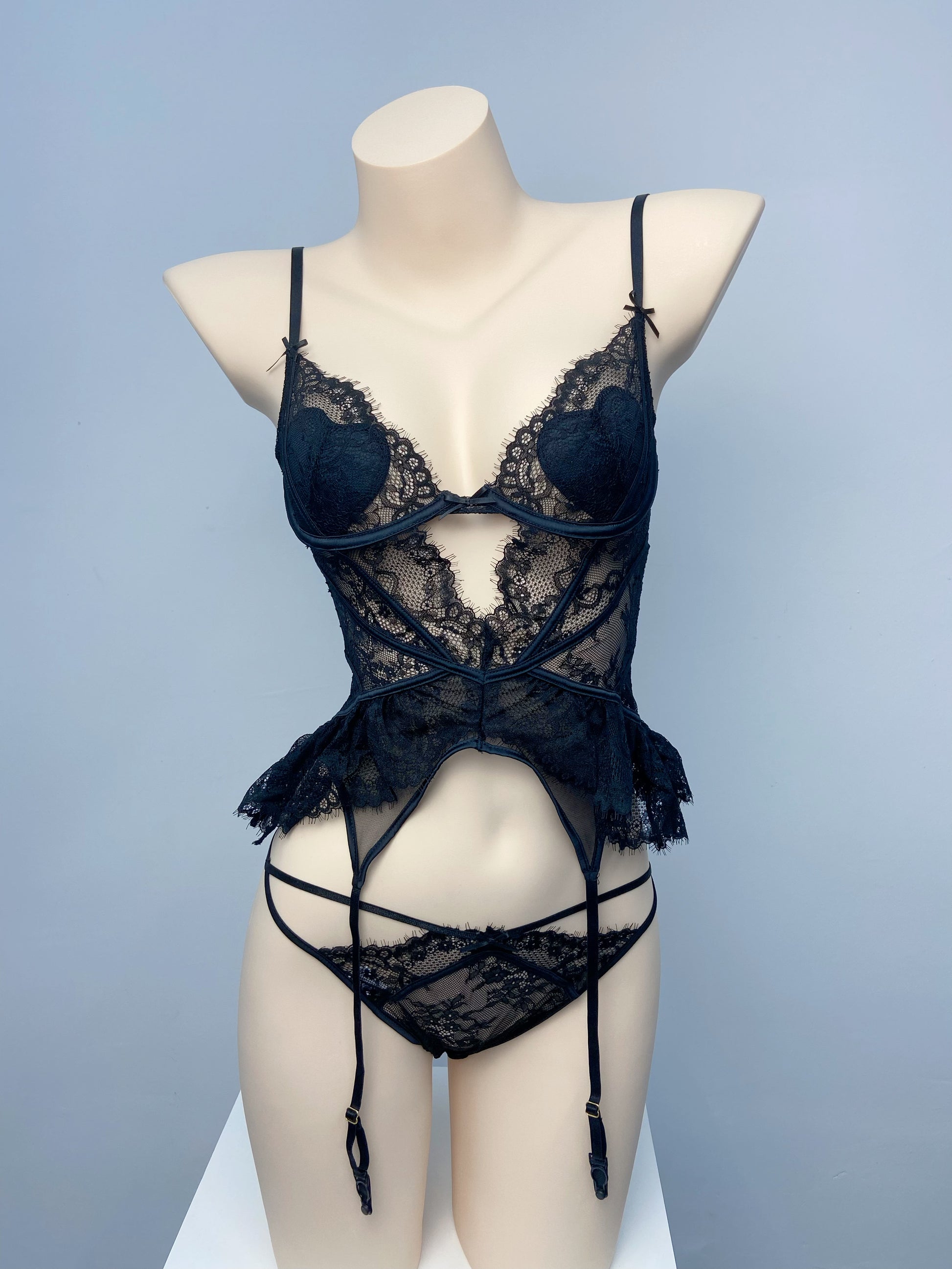 Wonder 18 Olivia Lingerie Set Black