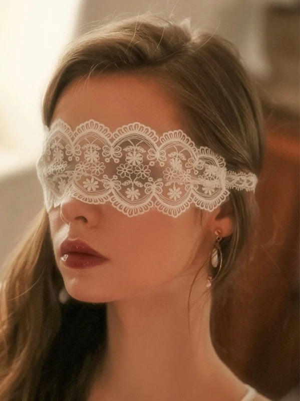 Vonie Laced Eye Mask